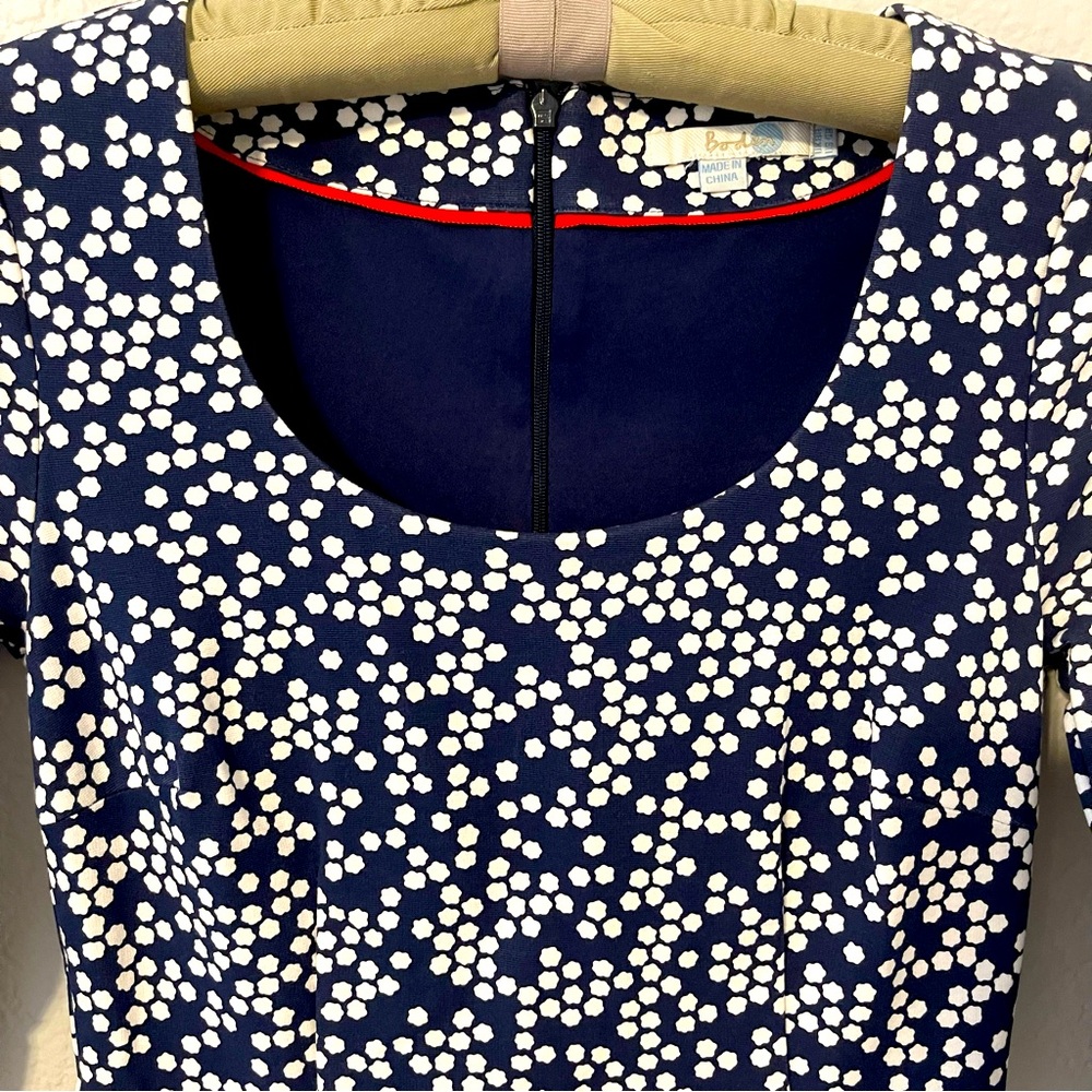 Boden Lined 3/4 Sleeve Dress, Navy & White, with Pockets. Size 4 US / 8 UK. - Picture 2 of 10